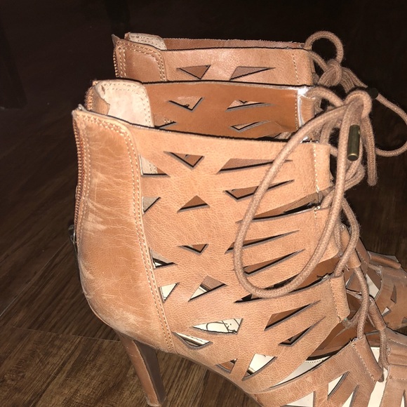 Jessica Simpson heels - Picture 3 of 3